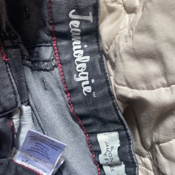 Jeans - Picture 2 of 4